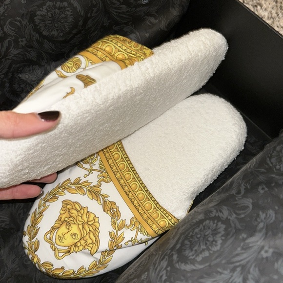 Versace women’s slippers - Picture 4 of 7